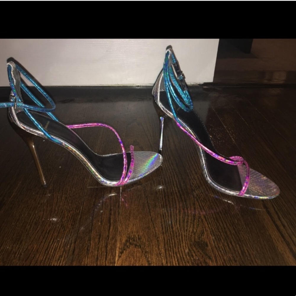 🚫SOLD🚫Brian Atwood heels